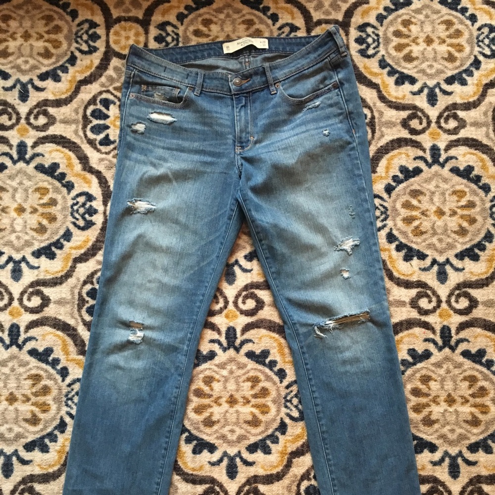 Abercrombie & Fitch light wash jeans